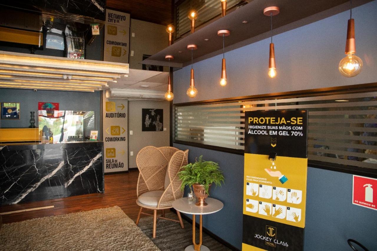 Jockey Class Hotel Терезіна Екстер'єр фото