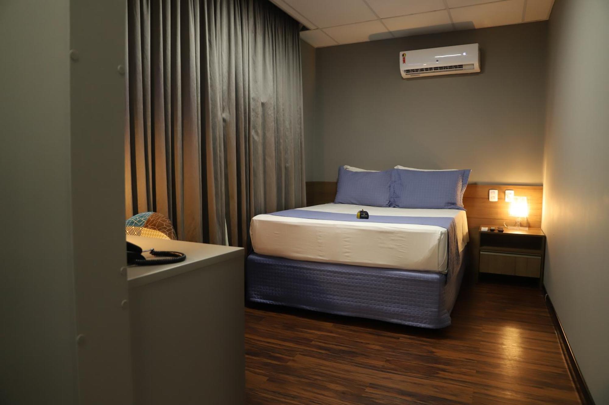 Jockey Class Hotel Терезіна Екстер'єр фото