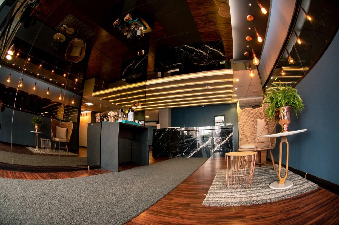Jockey Class Hotel Терезіна Екстер'єр фото